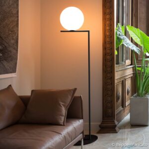 FLOS IC F1 stojaca lampa čierna priemer 20 cm