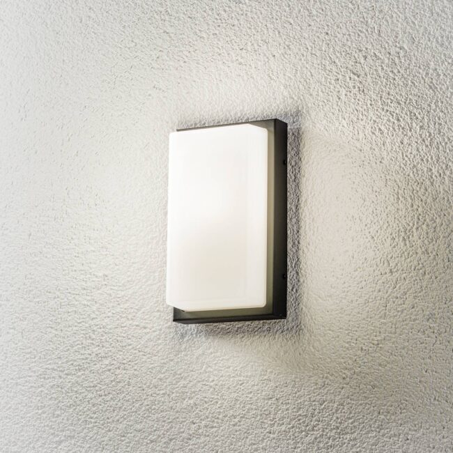 Vonkajšia nástenná lampa Babett E27 snímač